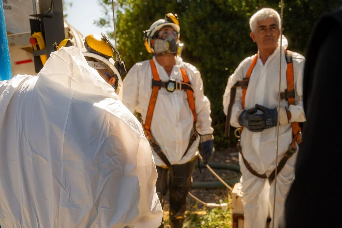 Equipo LimFosa preparado para trabajo en faena